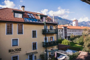 Riedz Apartments Innsbruck- Zentrales Apartmenthaus mit grüner Oase Innsbruck
